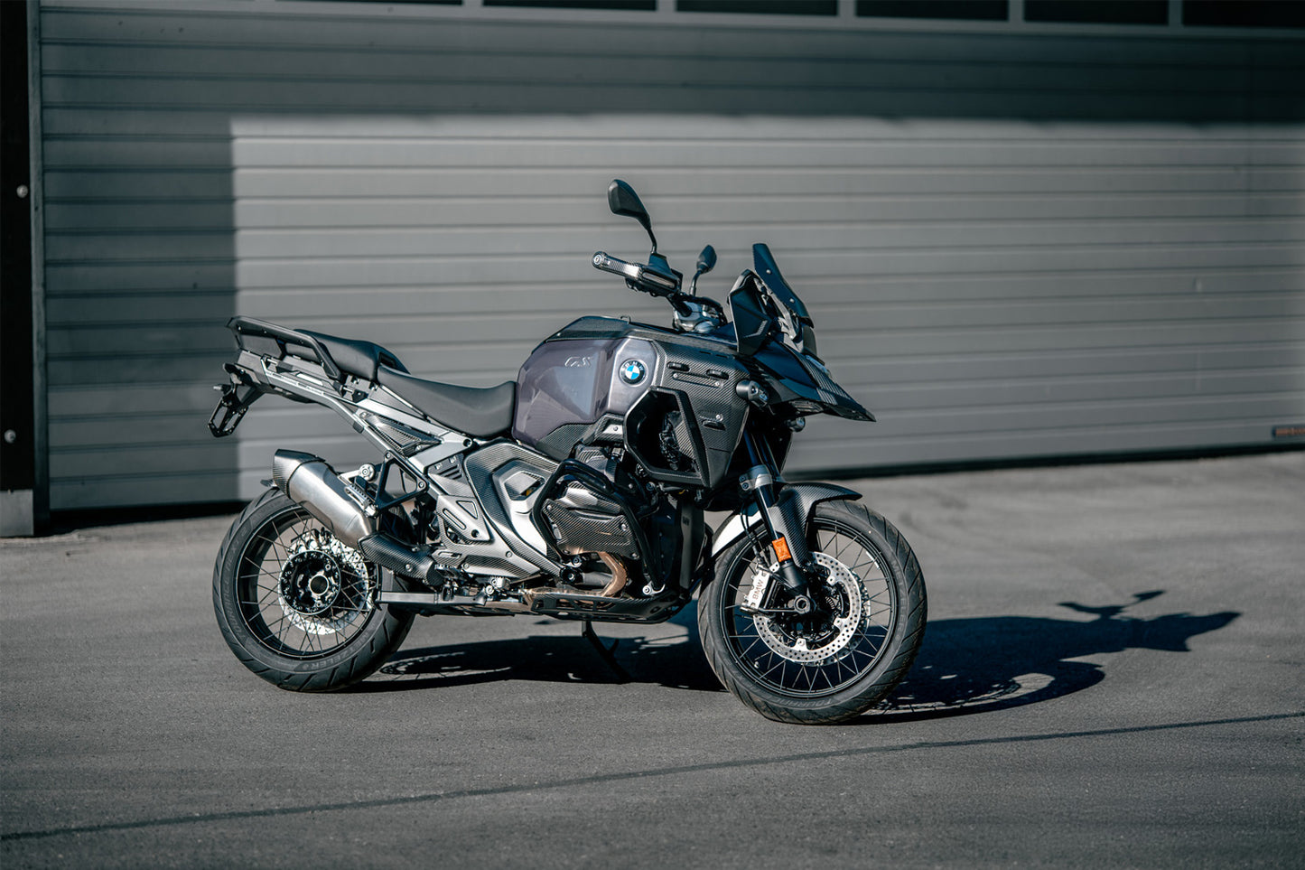 Ilmberger Front Triangle Cover for Rear Frame R 1300 GS Adventure - right - carbon - matt