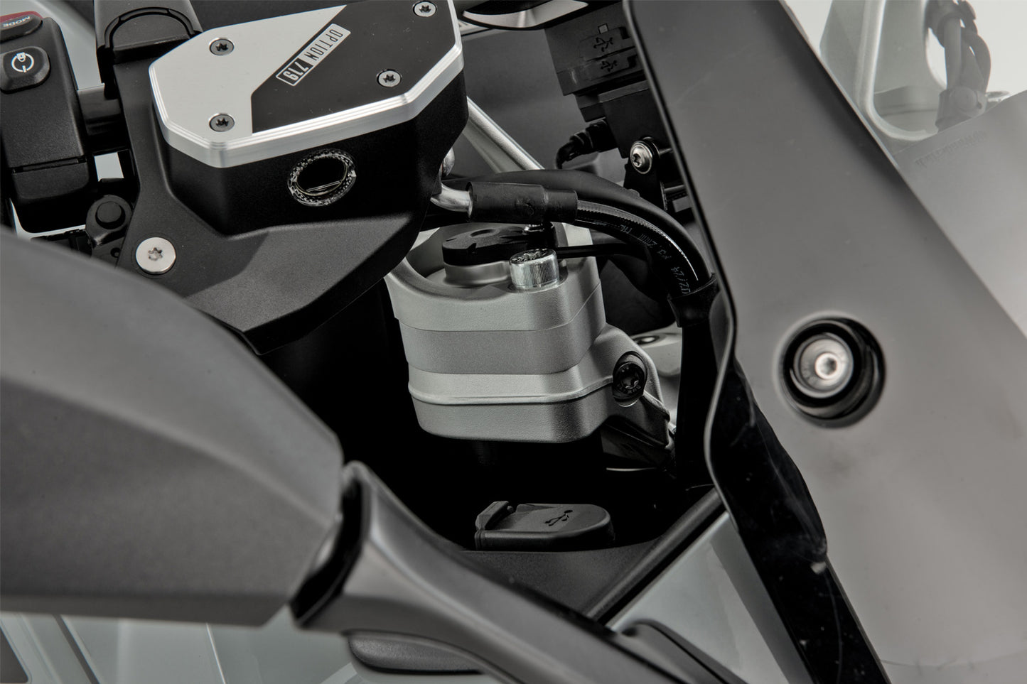 Handlebar Riser ERGO R 1300 RS with original BMW navigation system - 15mm - silver