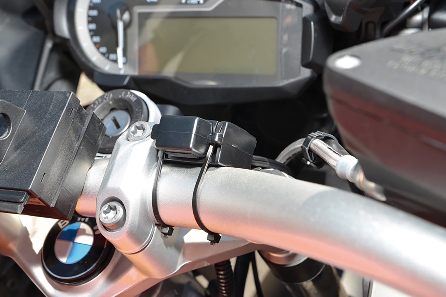 Compact Universal USB Socket BAAS USB12 - black