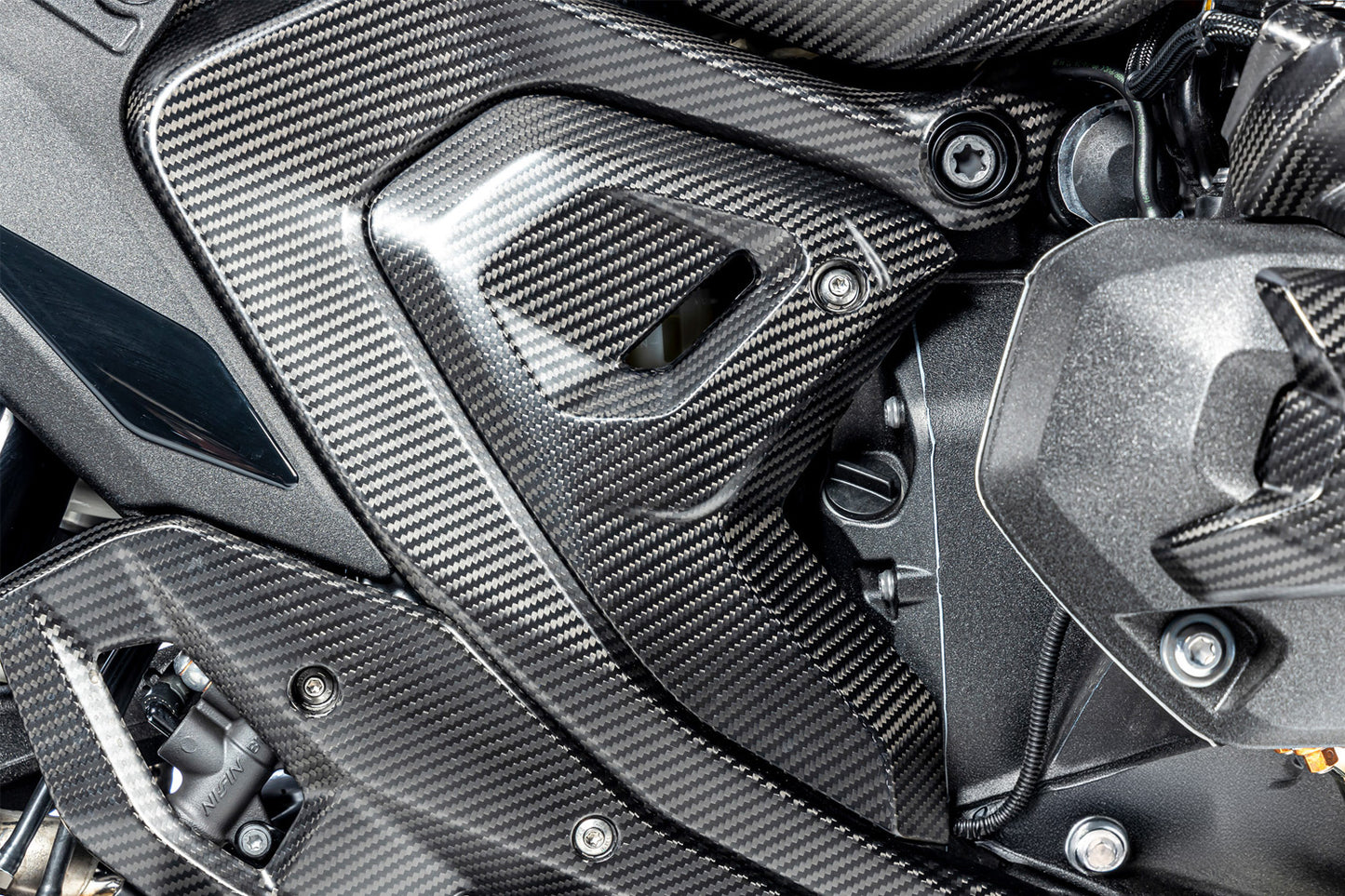 Ilmberger Frame triangle cover R 1300 GS + Adventure - right - carbon - matt