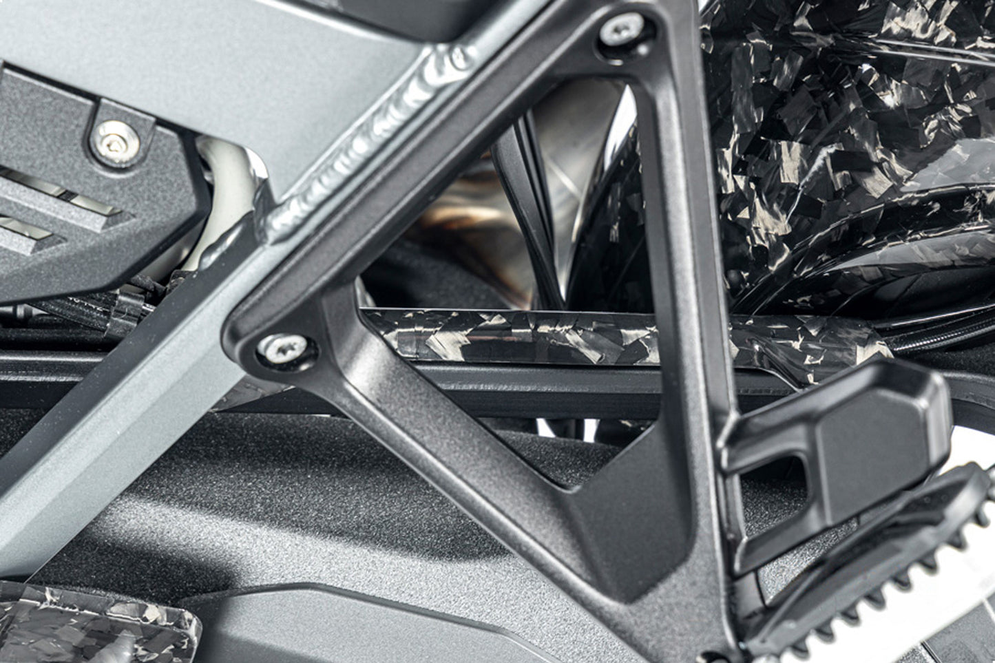 Ilmberger brake line cover R 1300 GS + Adventure - Black Diamond Carbon - glossy