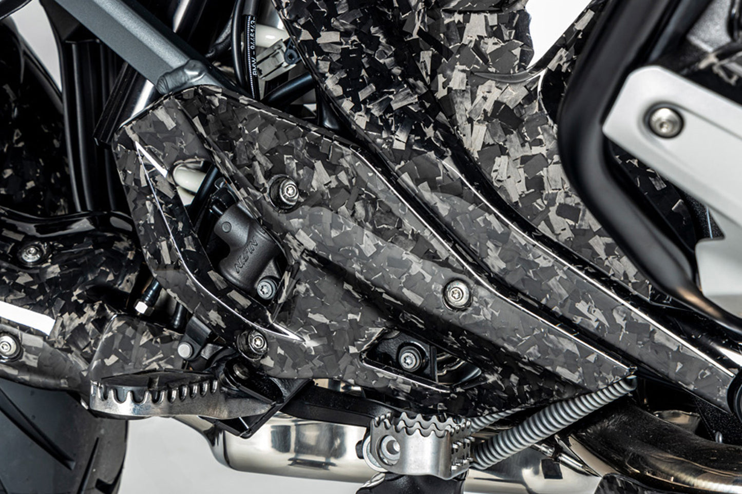 Ilmberger Heel guard R 1300 GS - right - Black Diamond Carbon - glossy