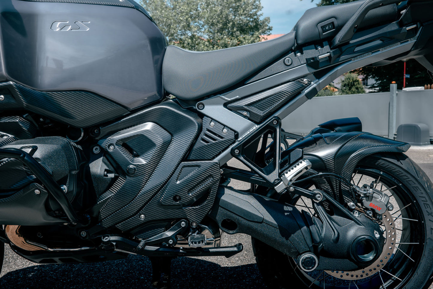 Ilmberger Heel guard R 1300 GS Adventure - left - carbon - matt