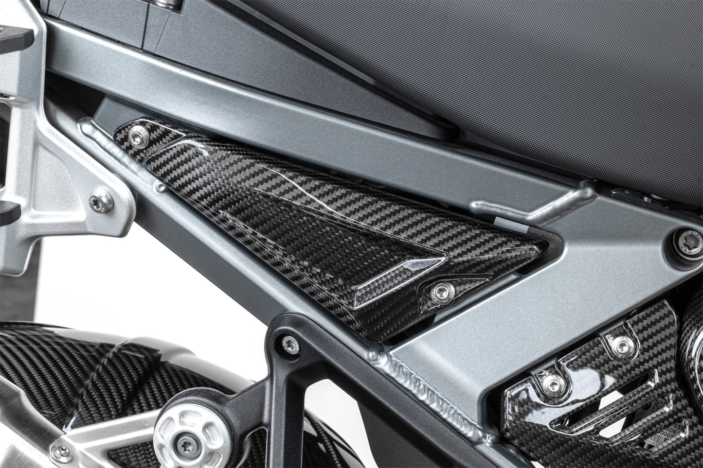 Ilmberger Rear Triangle Cover for Rear Frame R 1300 GS Adventure - right - carbon - glossy
