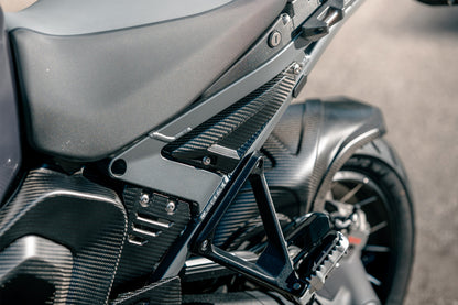 Ilmberger Rear Triangle Cover for Rear Frame R 1300 GS Adventure - left - carbon - matt