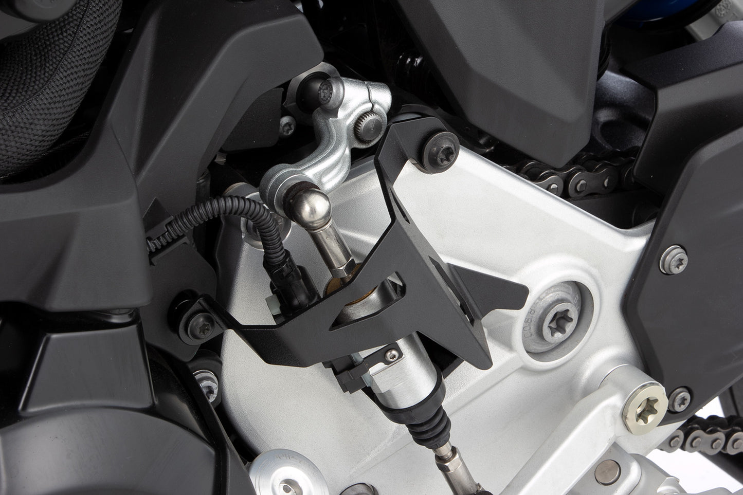Protection for the quickshifter - black