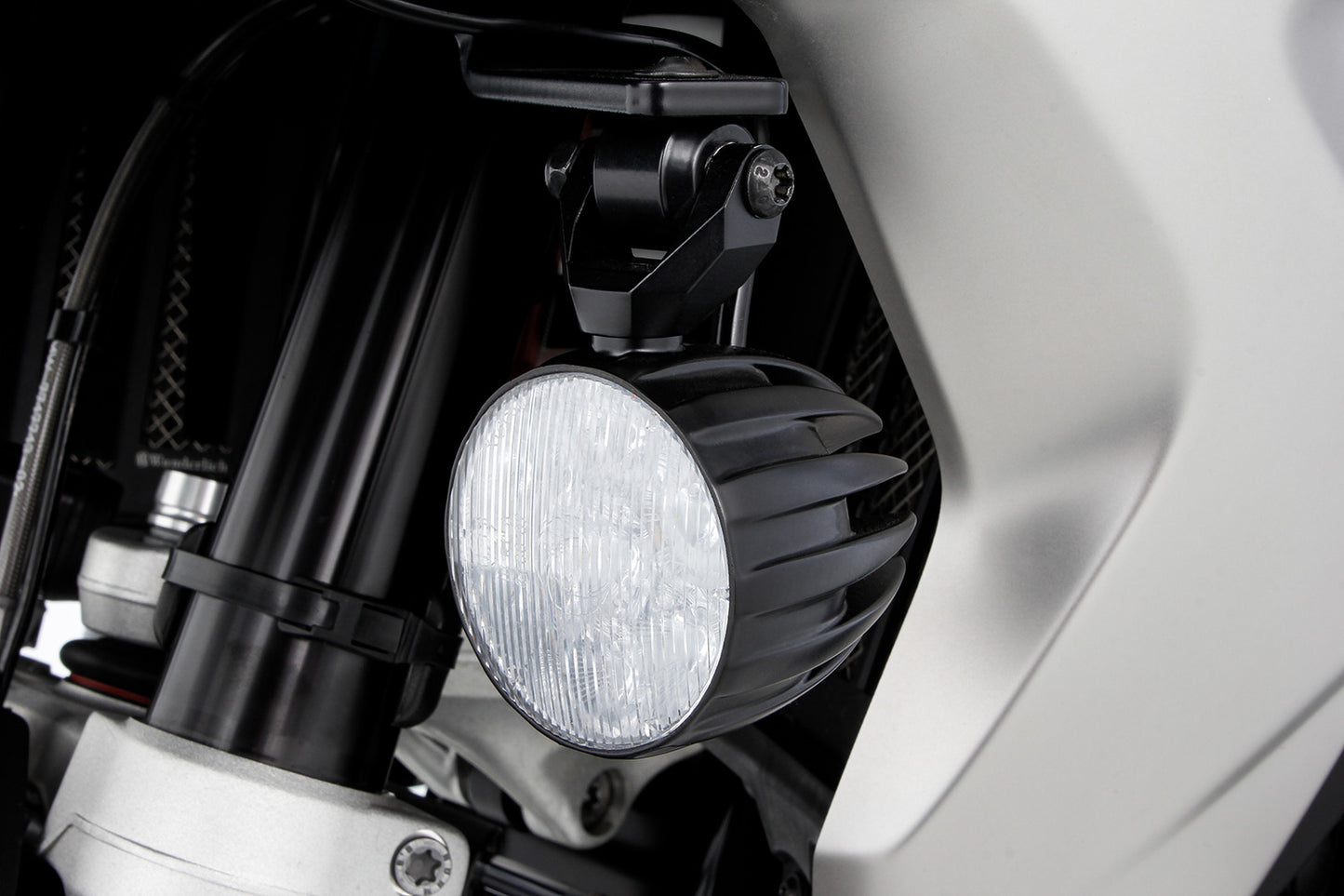 LED daytime running light system DAYRONÂ® integrated LED