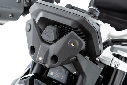 Mounting bracket for the »MARATHON« windshield for the BMW F 900 R - black