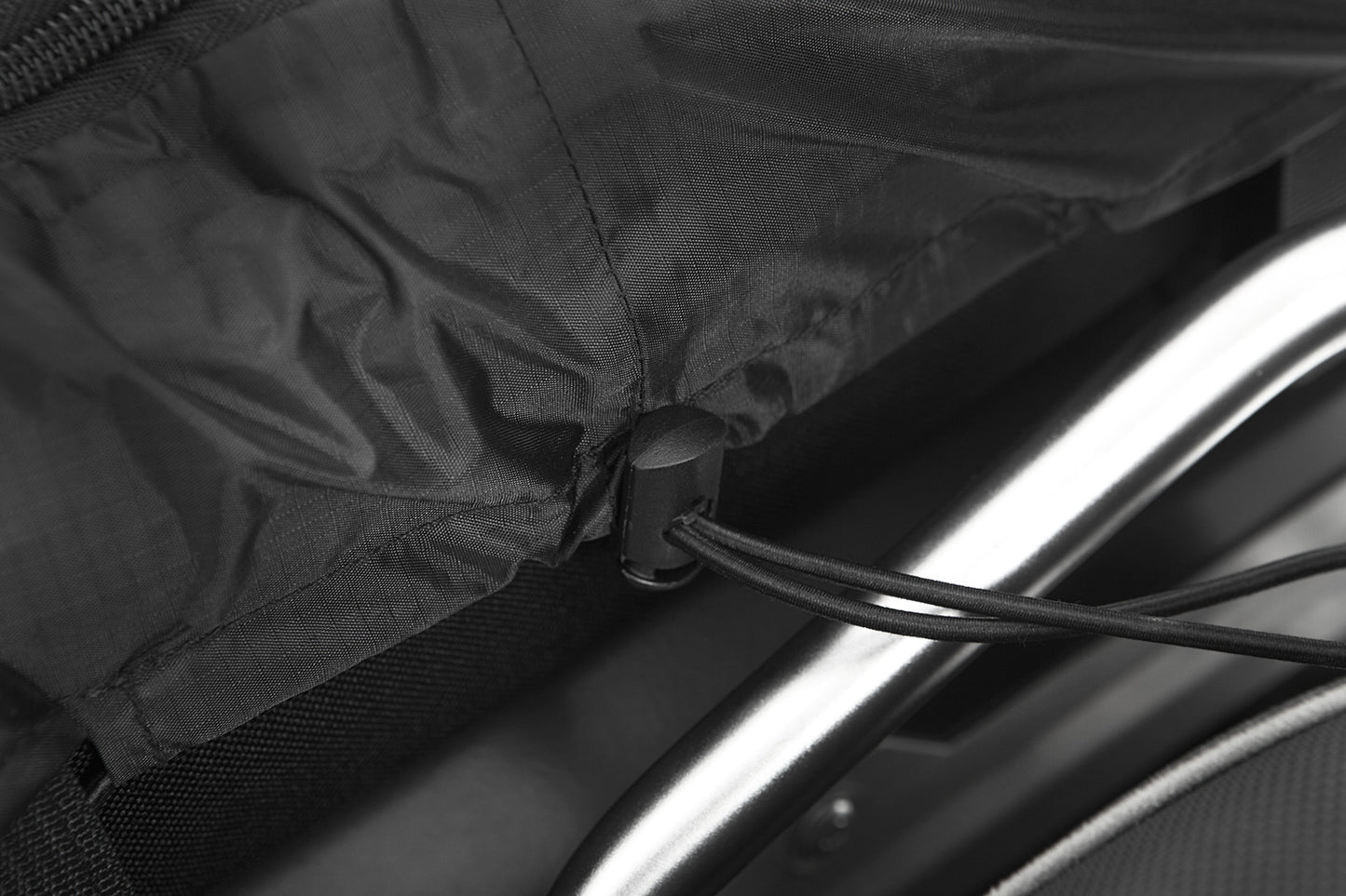 Vario rain hood for BAGPACKER II case top bag - black
